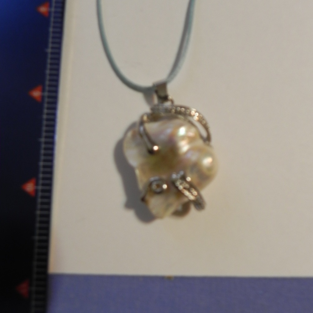 Pearl shell necklace - Picture 4 of 4